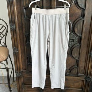 Kay Unger nylon pants size L in mint condition.